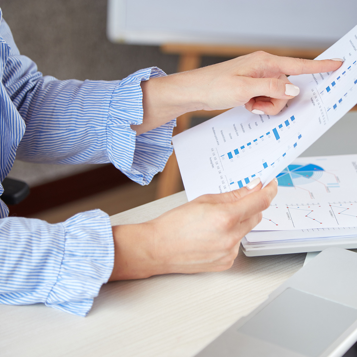 Automatyczny Raport dla Dyrektywy Płacowej